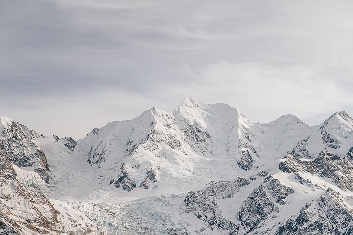 Mount Cook and The Glaciers 55-Minute Helicopter Flight