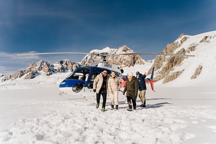 Mount Cook and The Glaciers 55-Minute Helicopter Flight