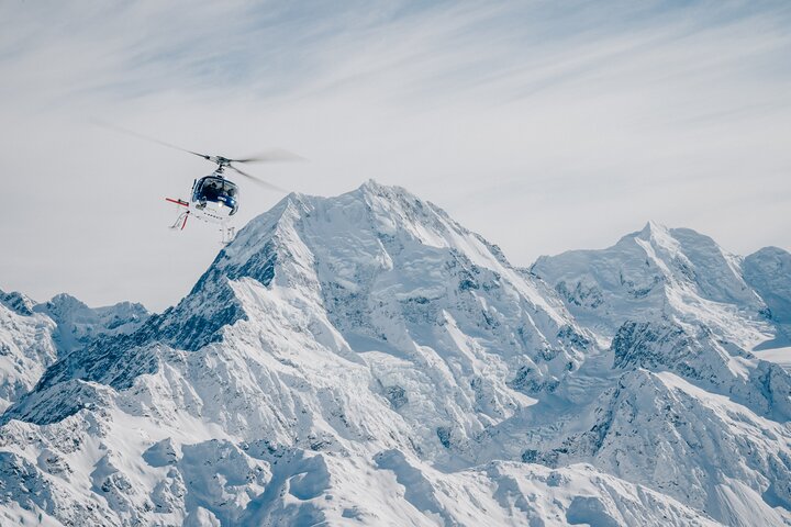 Mount Cook and The Glaciers 55-Minute Helicopter Flight