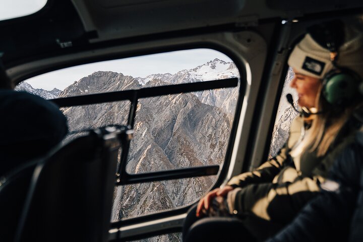 Mount Cook: Alpine Vista Helicopter Flight with Alpine Landing