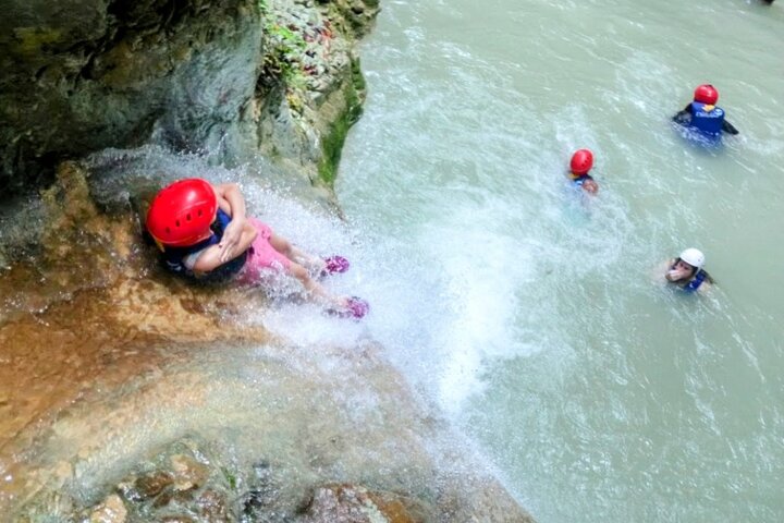 AMBER COVE-TAINO BAY 7 Damajagua Waterfalls + Locale Food