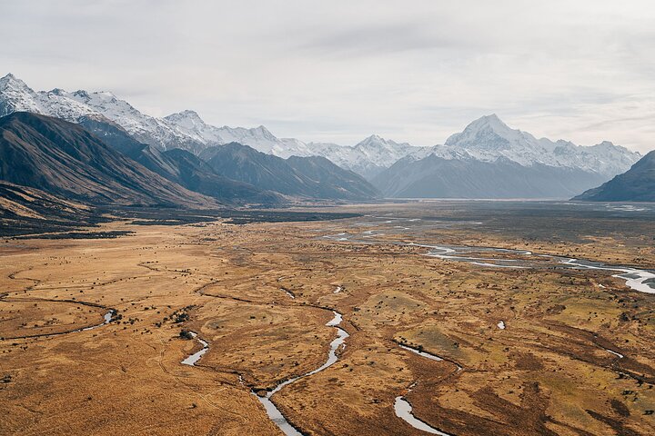 Mount Cook Alpine Explorer Helicopter Flight with Alpine Landing