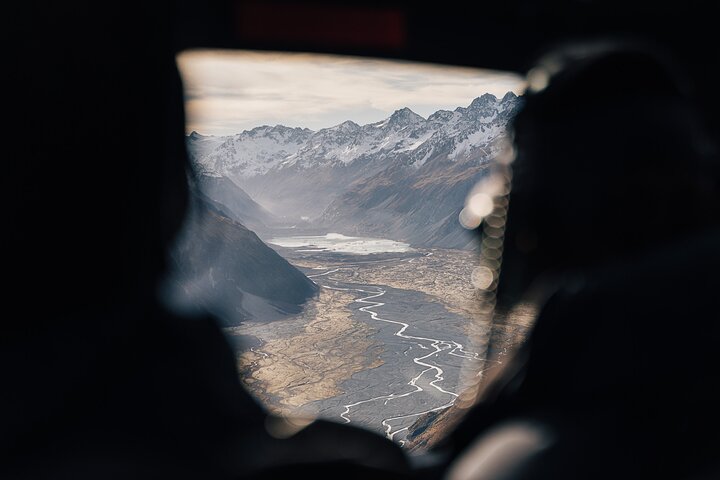 Mount Cook Alpine Explorer Helicopter Flight with Alpine Landing