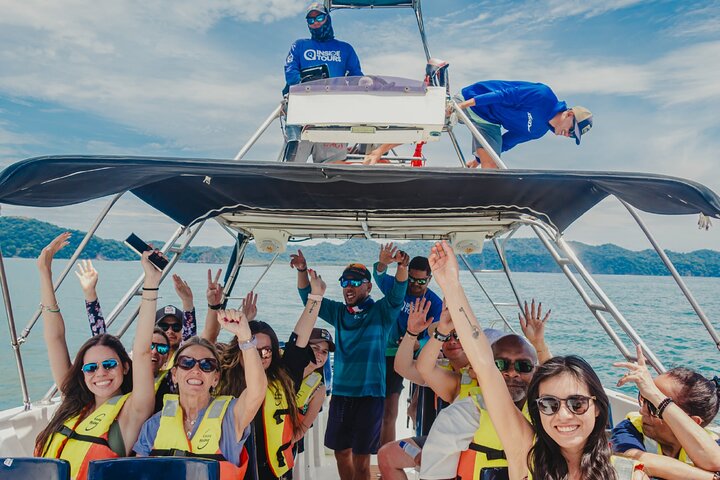 Tortuga Island Full Day Tour from San José with Lunch