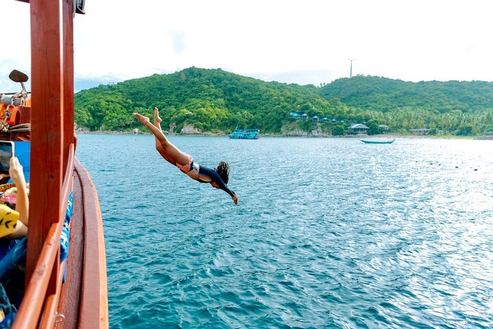 Koh Tao’s Top Snorkeling Spots by Vintage Wooden Boat