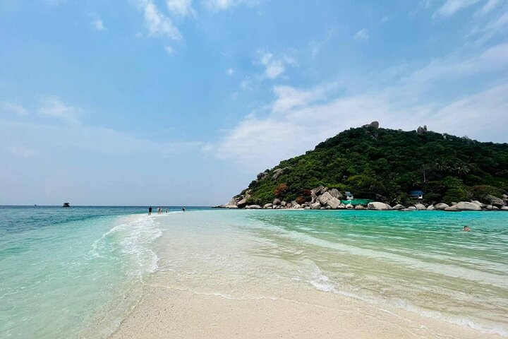 Koh Tao’s Top Snorkeling Spots by Vintage Wooden Boat