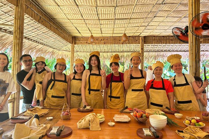 Cooking Class Hoi An:Local Market, Basket Boat, Fishing & Cooking