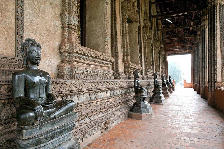 Vientiane Private Full-Day Tour with Buddha Park and Lunch