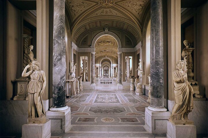 Vatican Museum Sistine Chapel & St Peter Early Entry Private Tour