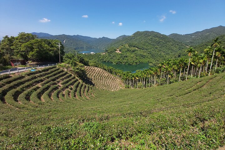 Thousand Island Lake and Pinglin Tea Plantation from Taipei