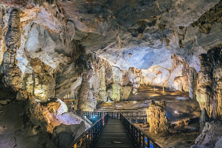 Paradise Cave & Dark Cave 1 Day - Deluxe Small Group