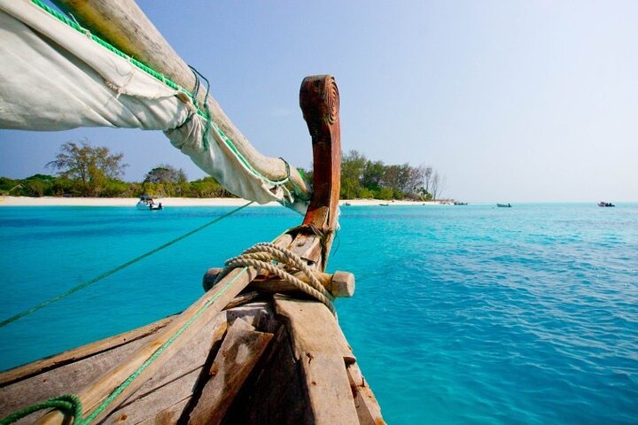Luxury NAKUPENDA SANDBANK and SPICE FARM TOUR ( Lunch included )