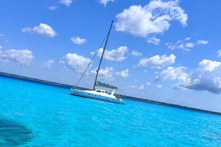 Luxury NAKUPENDA SANDBANK and SPICE FARM TOUR ( Lunch included )