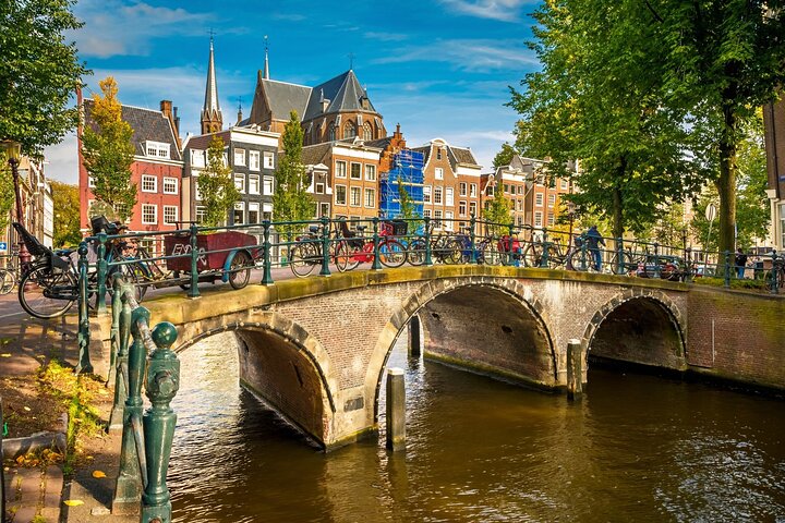 Amsterdam: AMS Airport Private Transfer ⇄ Amsterdam/Rotterdam
