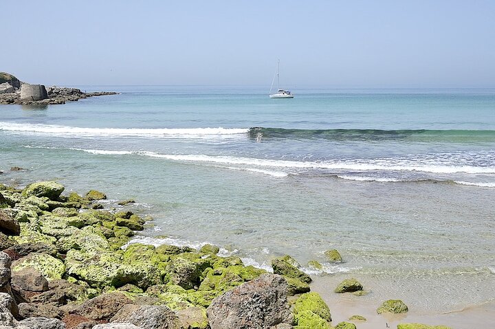 Tarifa Sailing and Snorkeling Excursion with tapas and drinks