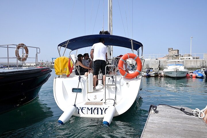Tarifa Sailing and Snorkeling Excursion with tapas and drinks