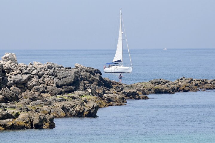 Tarifa Sailing and Snorkeling Excursion with tapas and drinks