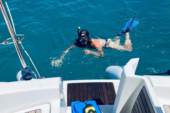 Tarifa Sailing and Snorkeling Excursion with tapas and drinks