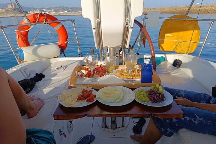 Tarifa Sailing and Snorkeling Excursion with tapas and drinks