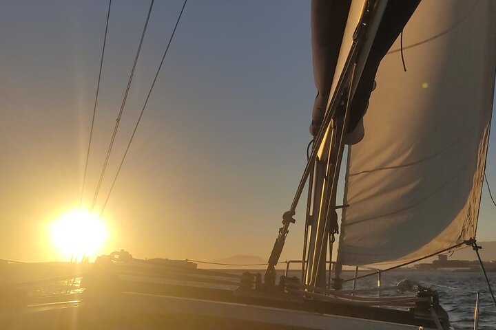Tarifa Sailing and Snorkeling Excursion with tapas and drinks