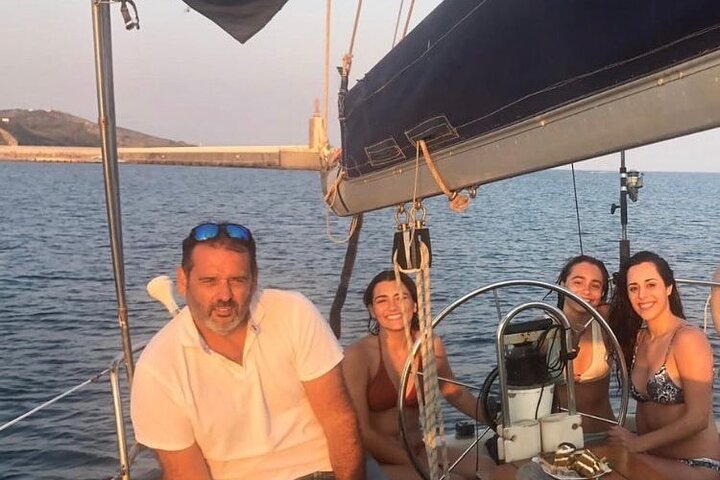 Tarifa Sailing and Snorkeling Excursion with tapas and drinks