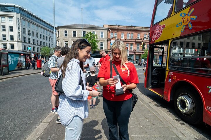 City Sightseeing Belfast Hop-On Hop-Off Bus and Bookable Extras