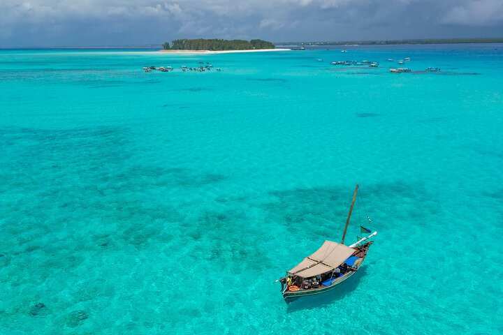 Private/Sharing: Explore Mnemba Island with a dhow