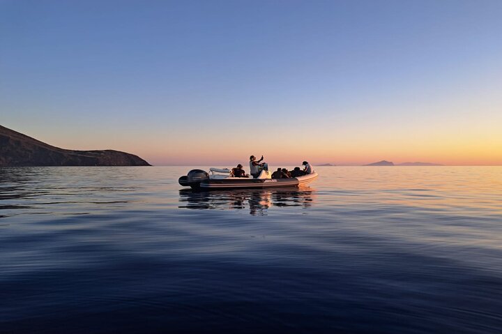 Exclusive tour of Stromboli island, Boat tour with Pasqualo