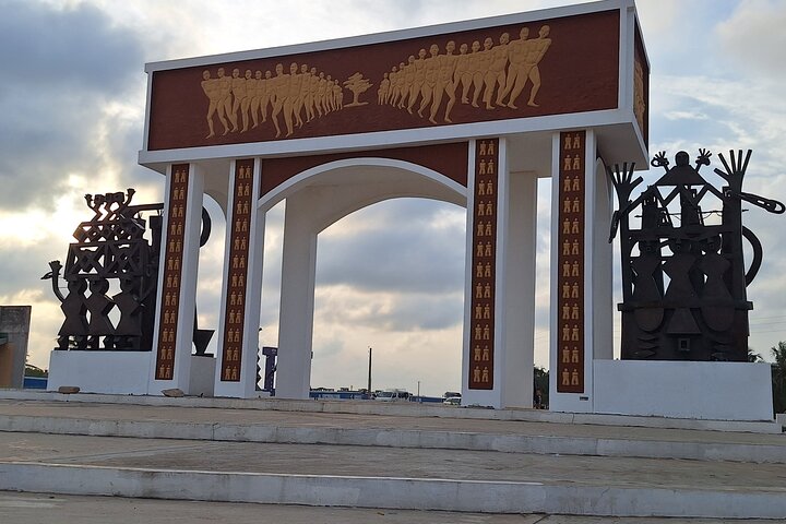 Private Full-Day Cultural Tour in Cotonou Ganvie and Ouidah