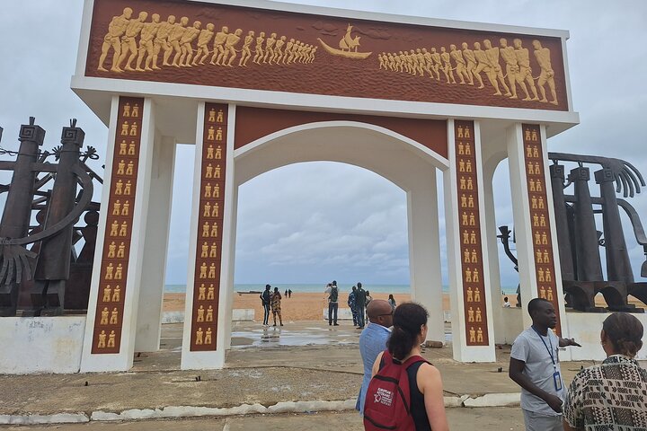 Private Full-Day Cultural Tour in Cotonou Ganvie and Ouidah