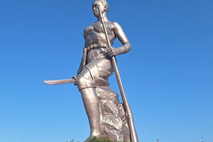 Private Full-Day Cultural Tour in Cotonou Ganvie and Ouidah