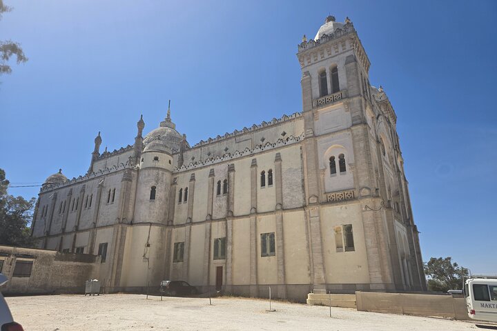 Guided Day Tour to Medina and Carthage and Sidi Bou Said