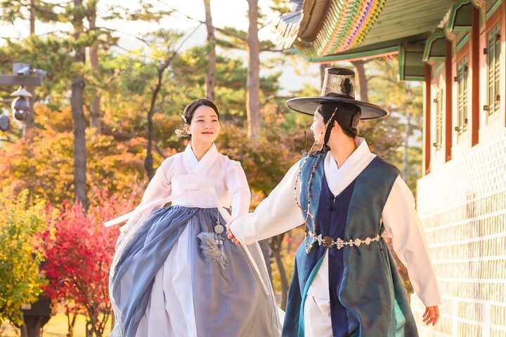 Small Group Seoul Highlight Tour opt. Hanbok & Tea Ceremony