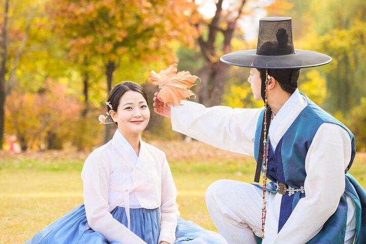 Small Group Seoul Highlight Tour opt. Hanbok & Tea Ceremony