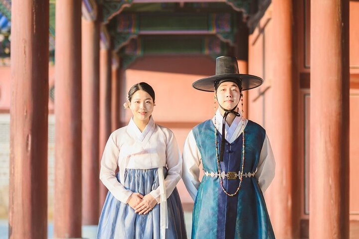 Small Group Seoul Highlight Tour opt. Hanbok & Tea Ceremony