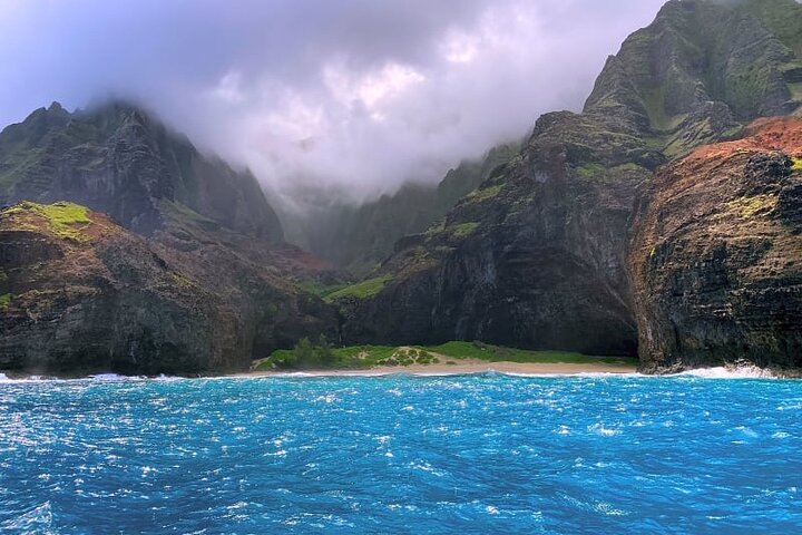 Kauai: NaPali Boat Tour on the Amelia K