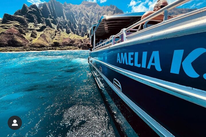 Kauai: NaPali Boat Tour on the Amelia K