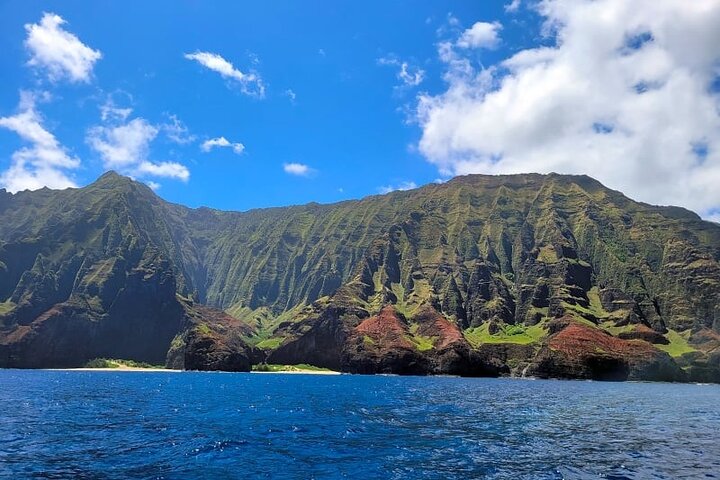 Kauai: NaPali Boat Tour on the Amelia K