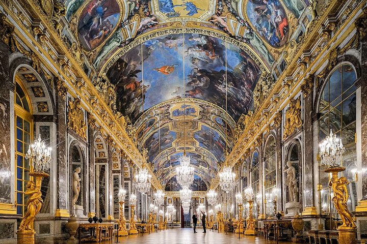 Versailles Palace & Gardens Semi Private Guided Tour with Pick up