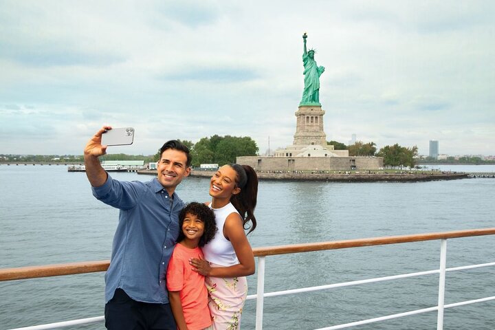 City Cruises New Jersey Signature Bottomless Mimosa Brunch Cruise