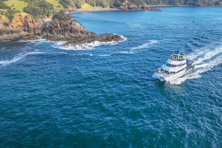 Discover the Bay - Hole in the Rock cruise includes Island Lunch