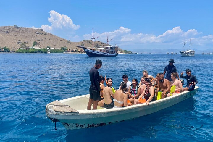 3-Days Sailing Komodo Island,Padar & Manta Point departure every Friday