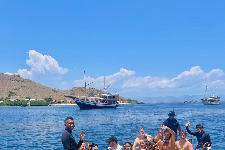 3-Days Sailing Komodo Island,Padar & Manta Point departure every Friday