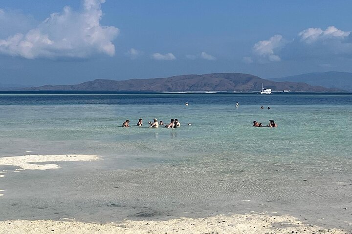 3-Days Sailing Komodo Island,Padar & Manta Point departure every Friday