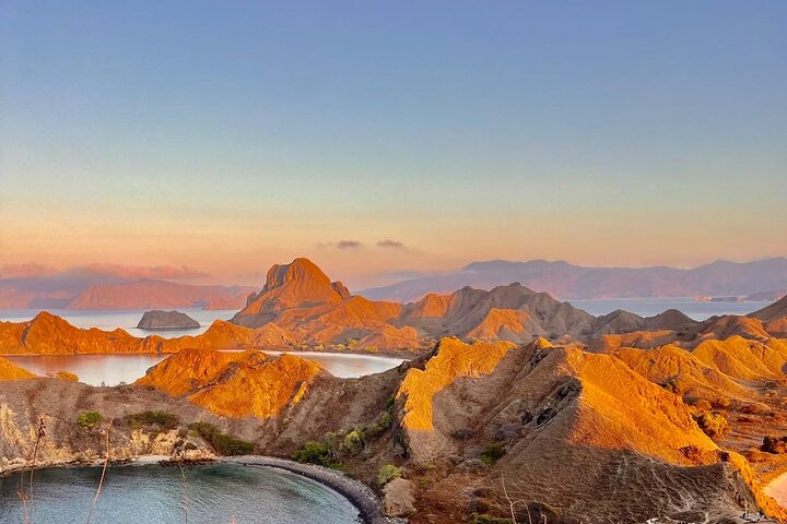 3-Days Sailing Komodo Island,Padar & Manta Point departure every Friday