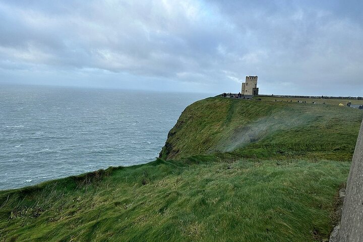Private Cliffs of Moher Tour Small Group from Ennis, Shannon