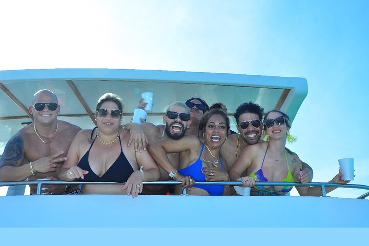 #1 Live DJ Hip Hop adult only Party Boat Unlimited drink sand-bar