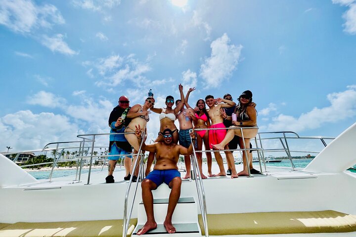 #1 Live DJ Hip Hop adult only Party Boat Unlimited drink sand-bar