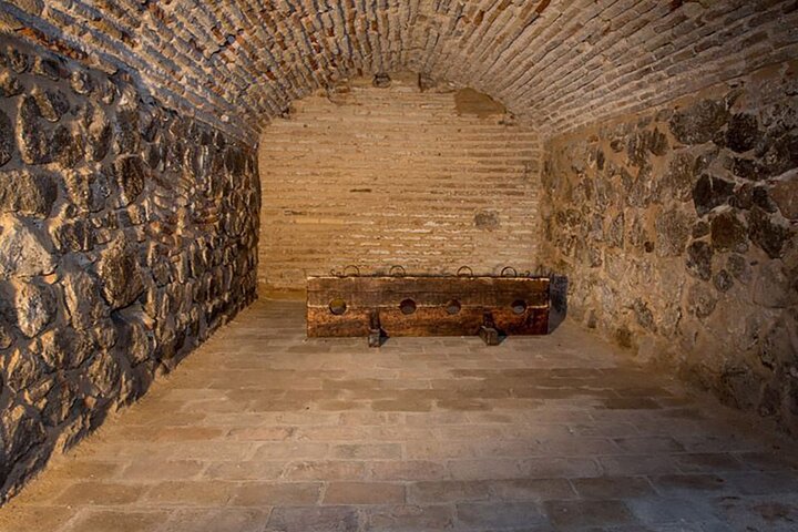 Toledo Underground Tour Visit Roman Baths and Private Cellars