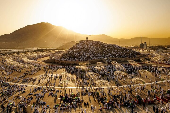 A Spiritual Journey Through the Holy Sites of Makkah